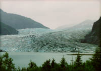 bglaicer_center_200.jpg (5348 bytes)